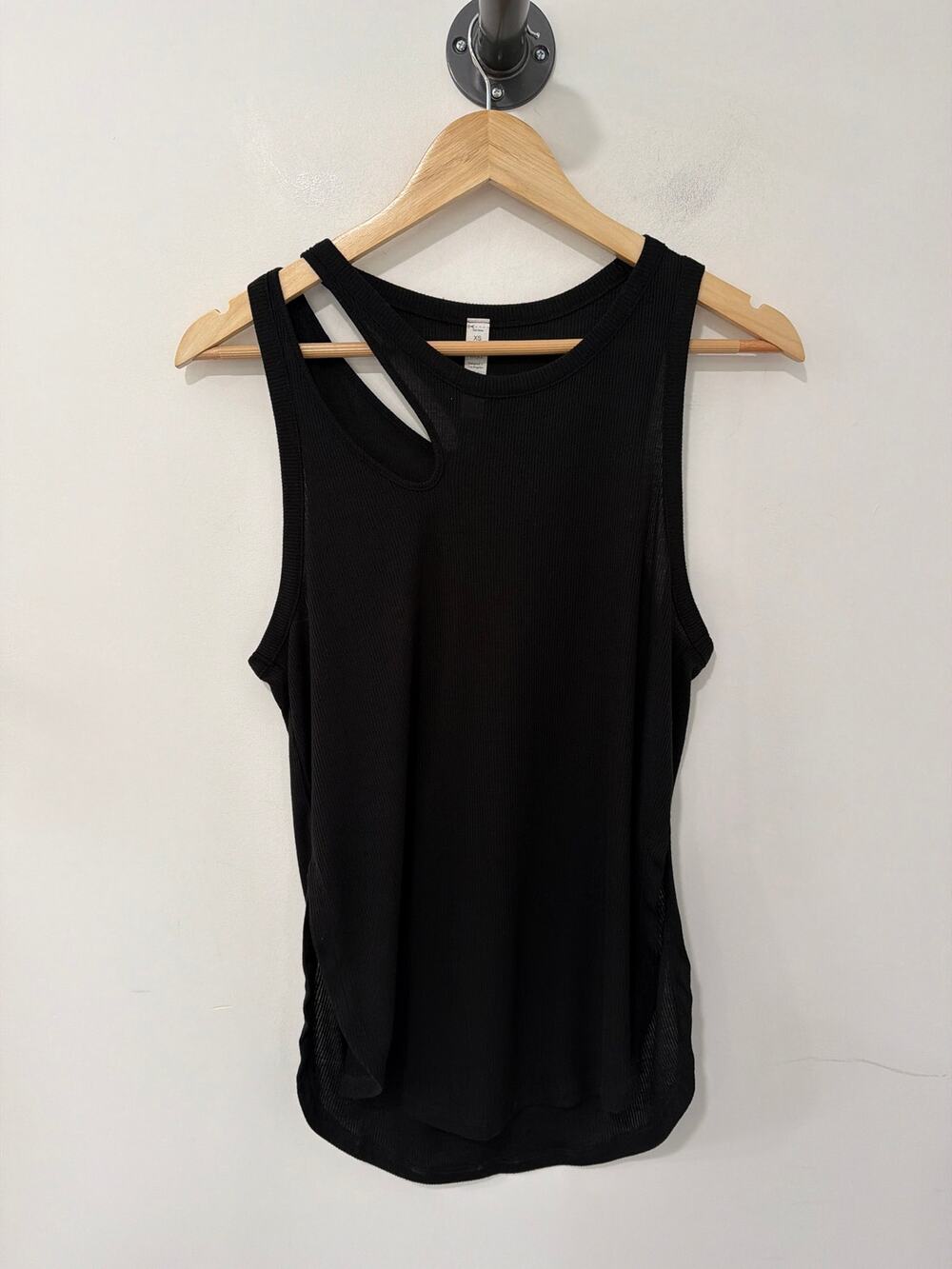 ALO Tank Shoulder Cut Out Black Size XS